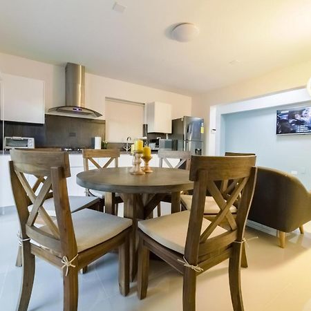 Koyari Modern Condos 9Br 7Ba Sleeps 26 W/ Pool And Roof Deck Palm Beach Екстер'єр фото