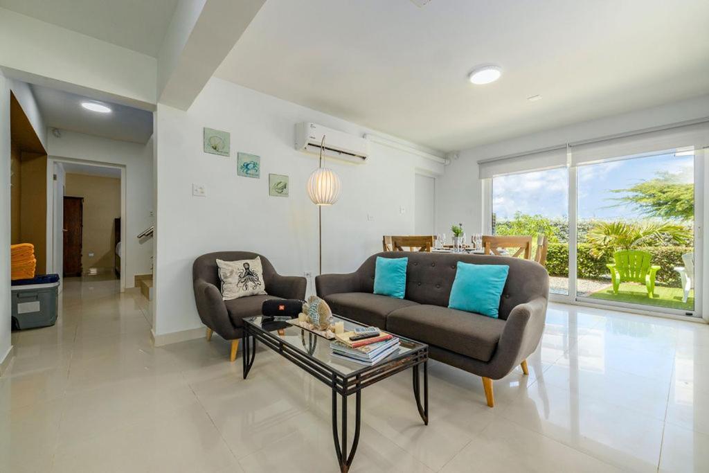 Koyari Modern Condos 9Br 7Ba Sleeps 26 W/ Pool And Roof Deck Palm Beach Екстер'єр фото