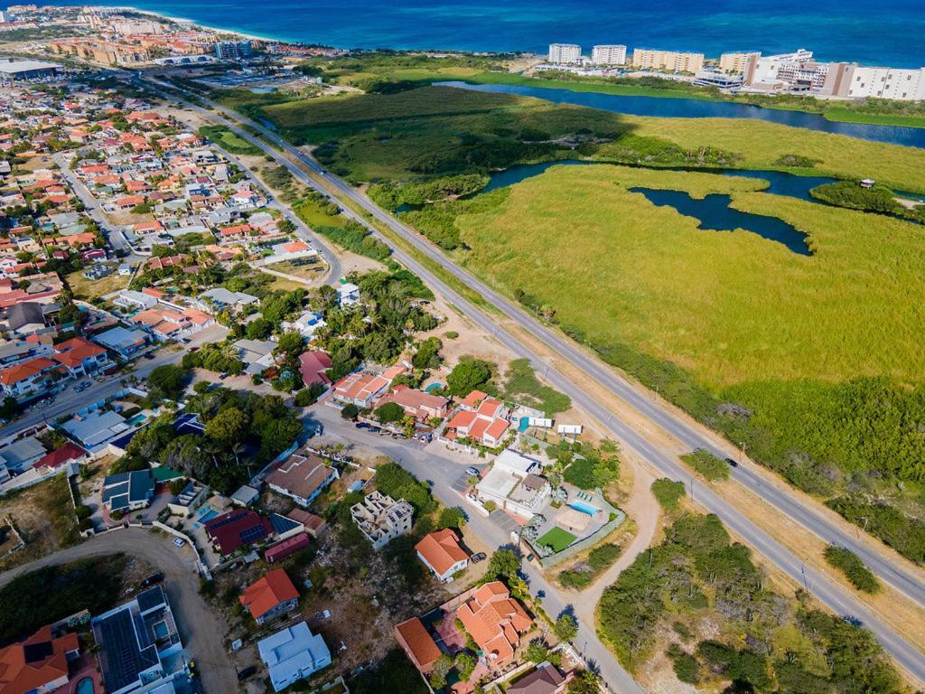 Koyari Modern Condos 9Br 7Ba Sleeps 26 W/ Pool And Roof Deck Palm Beach Екстер'єр фото