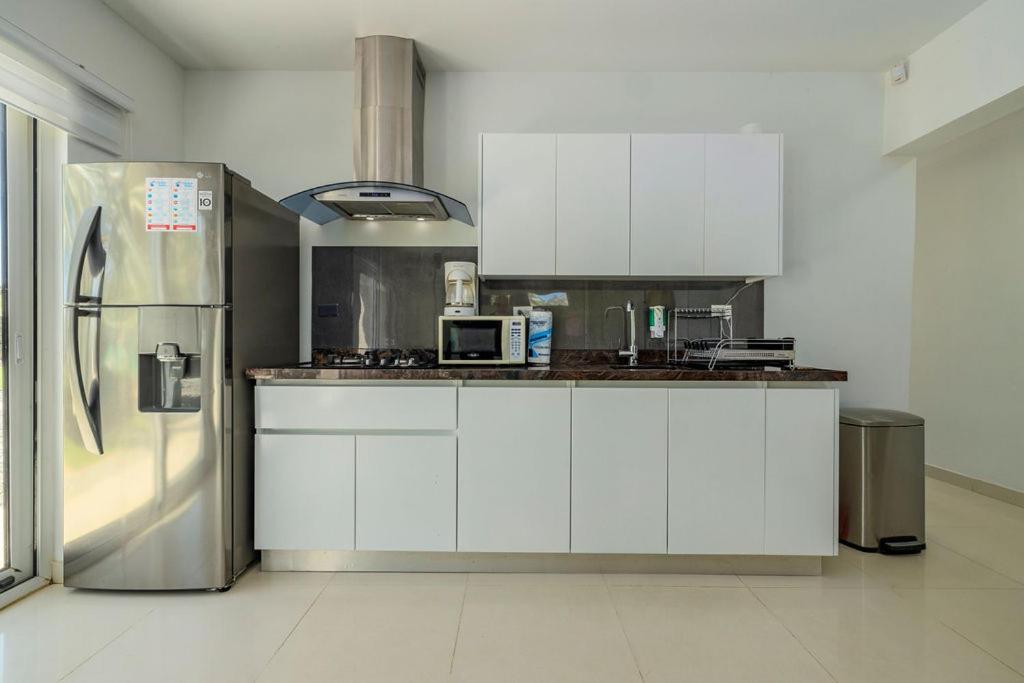 Koyari Modern Condos 9Br 7Ba Sleeps 26 W/ Pool And Roof Deck Palm Beach Екстер'єр фото