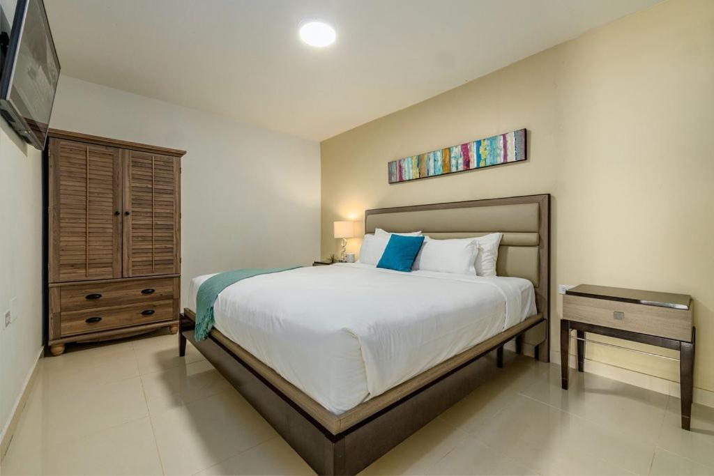 Koyari Modern Condos 9Br 7Ba Sleeps 26 W/ Pool And Roof Deck Palm Beach Екстер'єр фото