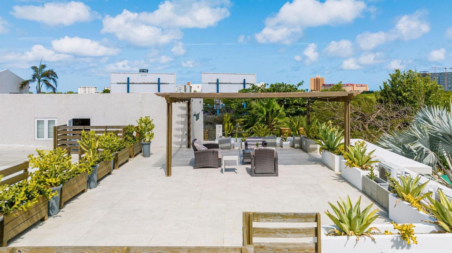 Koyari Modern Condos 9Br 7Ba Sleeps 26 W/ Pool And Roof Deck Palm Beach Екстер'єр фото