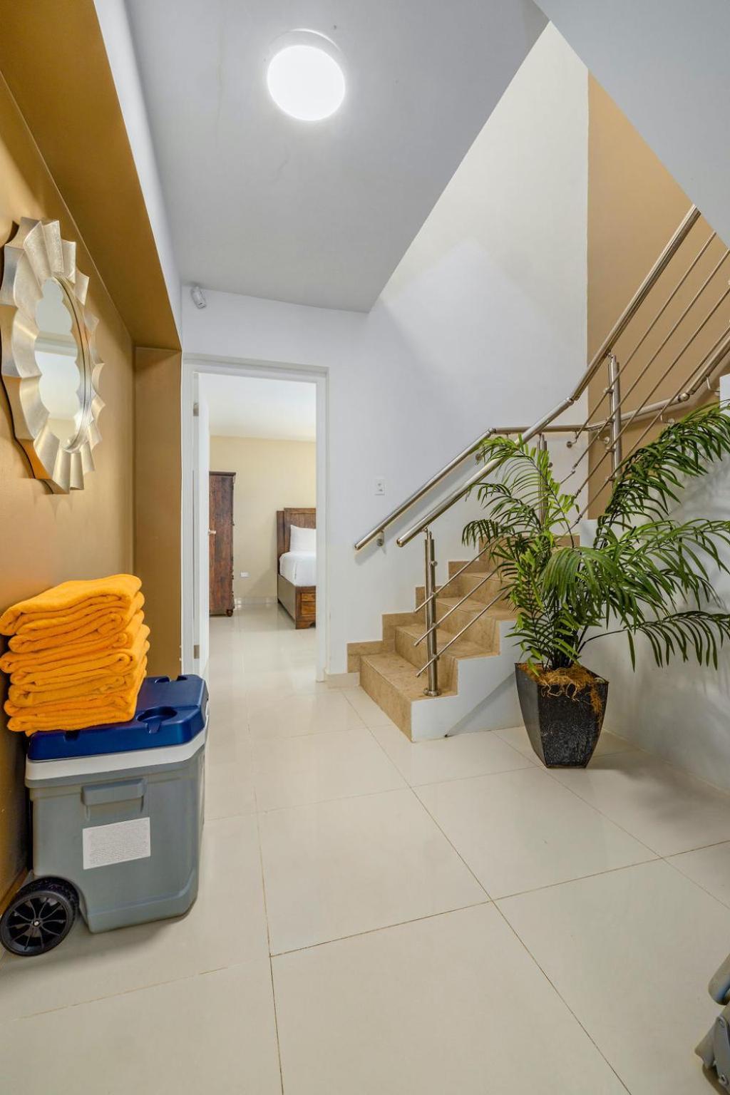 Koyari Modern Condos 9Br 7Ba Sleeps 26 W/ Pool And Roof Deck Palm Beach Екстер'єр фото