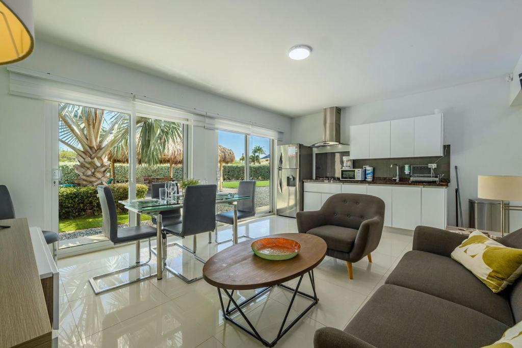 Koyari Modern Condos 9Br 7Ba Sleeps 26 W/ Pool And Roof Deck Palm Beach Екстер'єр фото