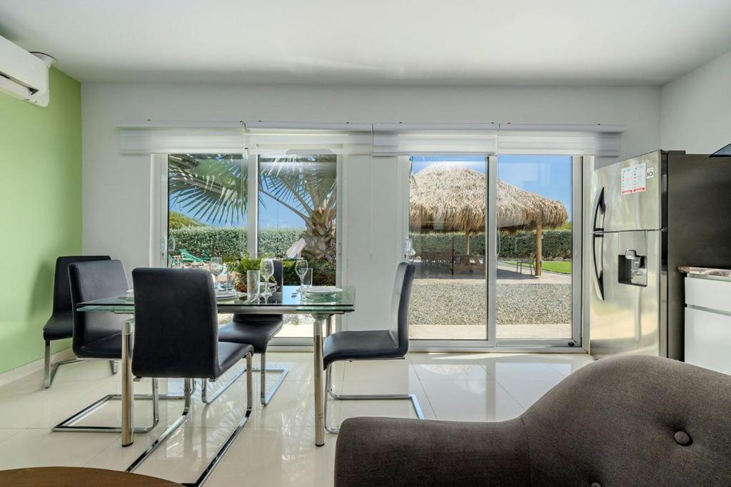 Koyari Modern Condos 9Br 7Ba Sleeps 26 W/ Pool And Roof Deck Palm Beach Екстер'єр фото