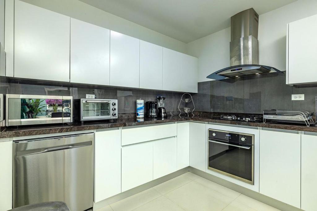 Koyari Modern Condos 9Br 7Ba Sleeps 26 W/ Pool And Roof Deck Palm Beach Екстер'єр фото