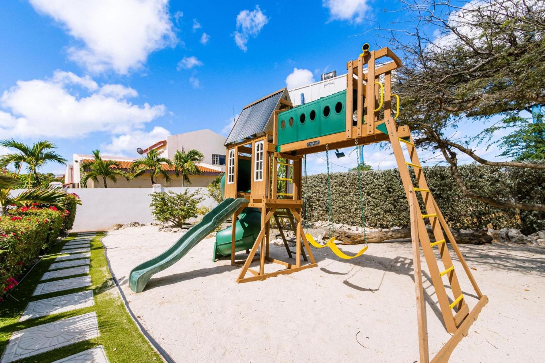 Koyari Modern Condos 9Br 7Ba Sleeps 26 W/ Pool And Roof Deck Palm Beach Екстер'єр фото